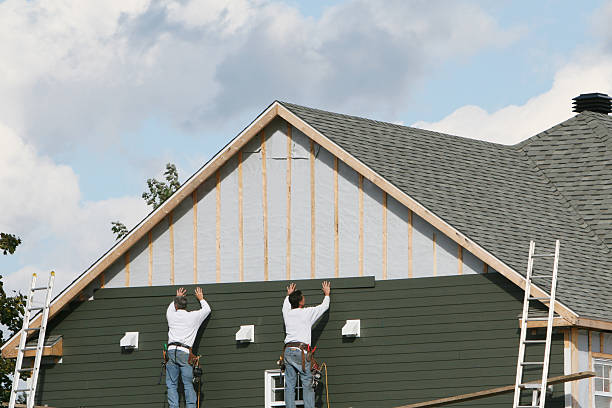Professional Siding Contractor technician working in Medford, NJ